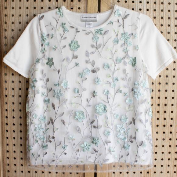 Alfred Dunner Tops - Alfred Dunner Womens SIZE Petite Small Mesh Embroidered White Top